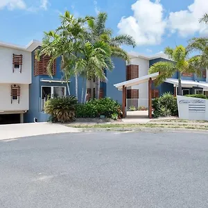 https://marina-beach-holiday-home.queenslandhotels.net