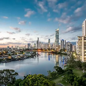 https://serenity-surfers-paradise.queenslandhotels.net