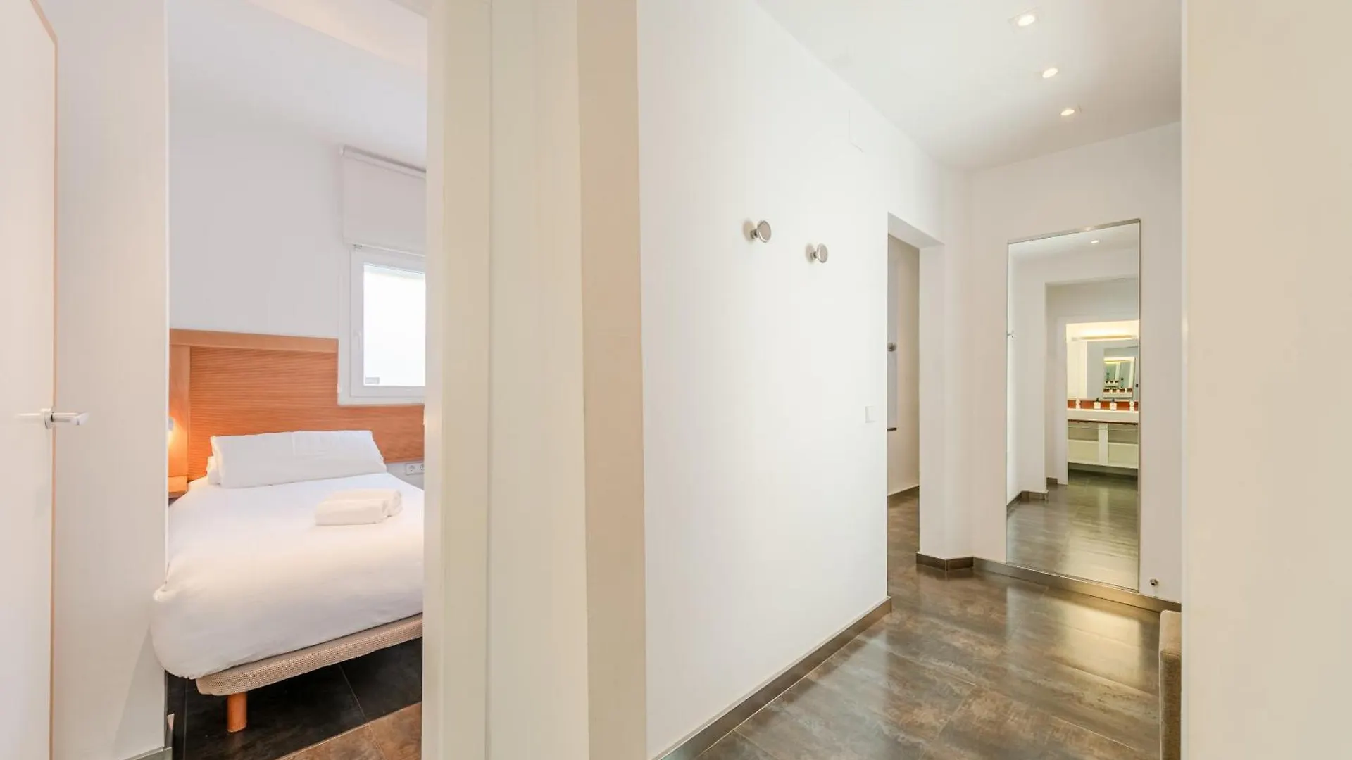 Stay U-Nique Apartments Eslava Seville 0*,